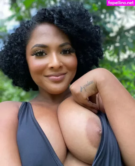 Raychellemcm OnlyFans Thumbnail #ciMz63JRCJ