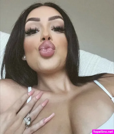 Rayleen Vega OnlyFans Thumbnail #G881Z5KS89
