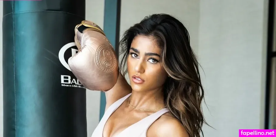 Rayna Vallandi Main Profile Photo