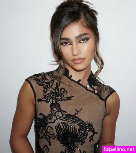 Rayna Vallandingham OnlyFans Thumbnail #oeM1PS9BEY