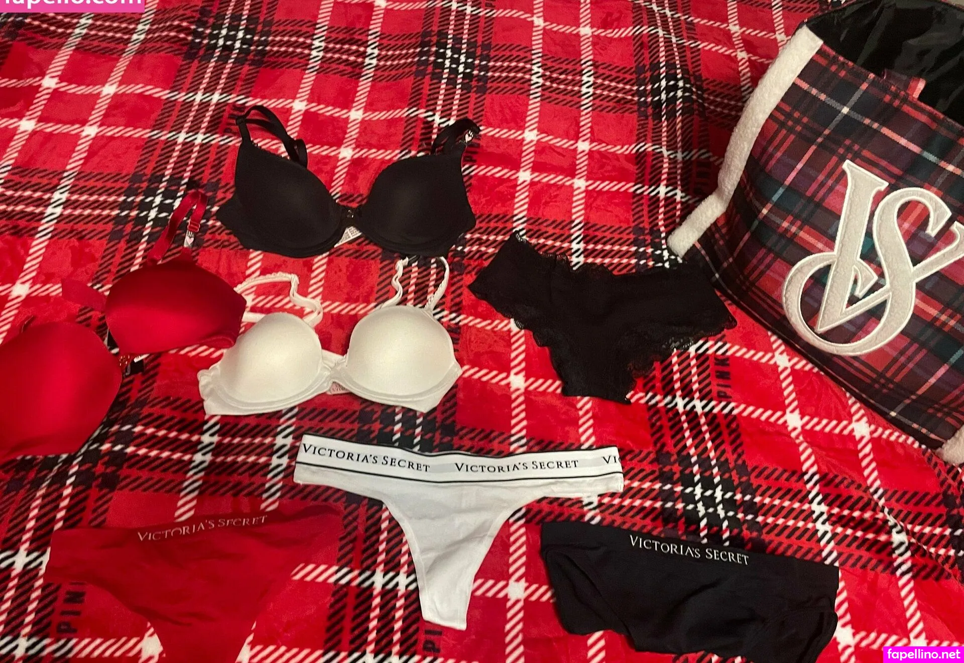 amandarayeofficial, raythesuccubus Nude Leaked OnlyFans Photo #Pw8zfyt2sd