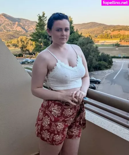 Reach For The Peach OnlyFans Thumbnail #4SDWaKiI3G
