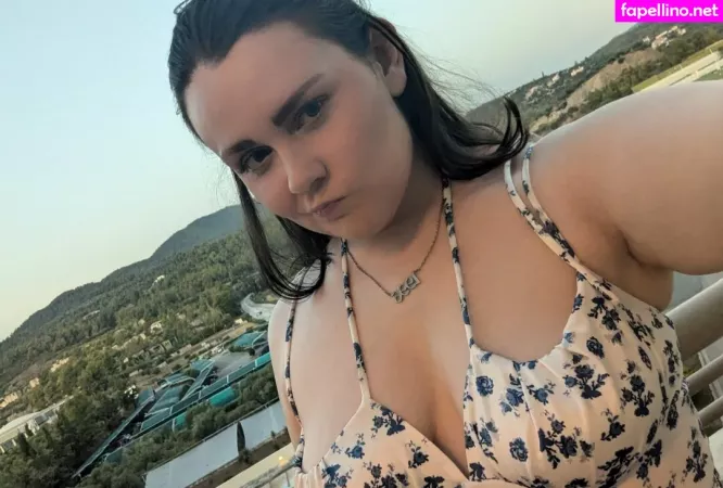 Reach For The Peach OnlyFans Thumbnail #p1EpKsBiMt