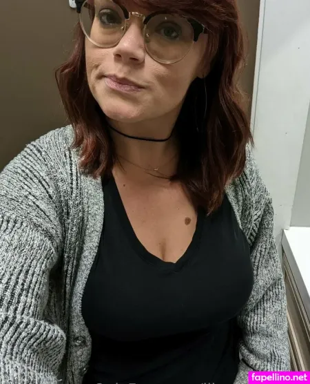 Reads Everywhere OnlyFans Thumbnail #NMOTIK7OZg