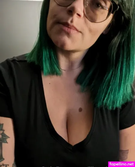 Reads Everywhere OnlyFans Thumbnail #oTjnB0IZ13