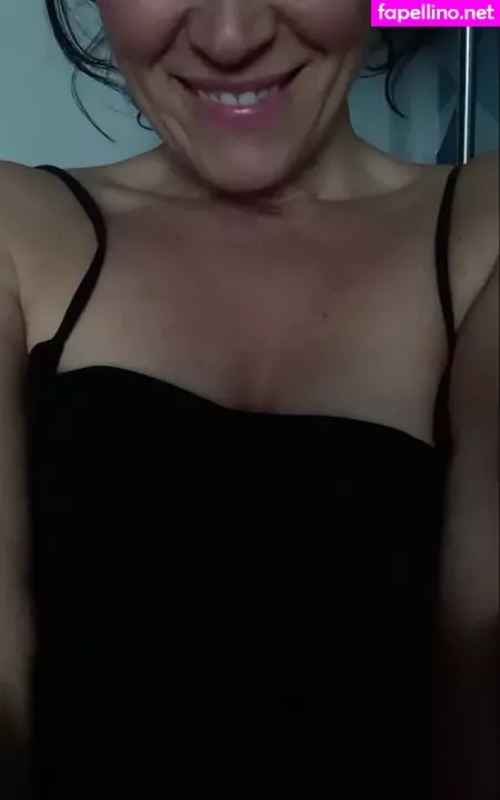 Real Wives OnlyFans Thumbnail #KuRV9mDYIM