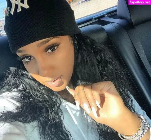 Realamarie OnlyFans Thumbnail #5YwT2eT19L