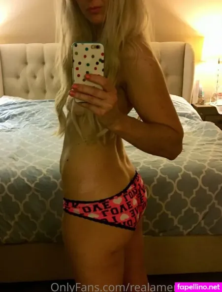Realamericanwife OnlyFans Thumbnail #4CVqicwJse
