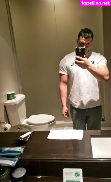 Realbrandon818 OnlyFans Thumbnail #P7T2csVVng