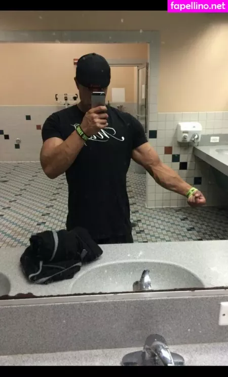 Realbrandon818 OnlyFans Thumbnail #dRjVPPQ2Bb