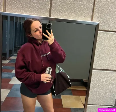 Realhawwtgirlshiiiiit OnlyFans Thumbnail #c6giA7PhcG