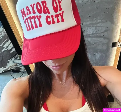 Realhotwifevip OnlyFans Thumbnail #8Gl9NIItLj