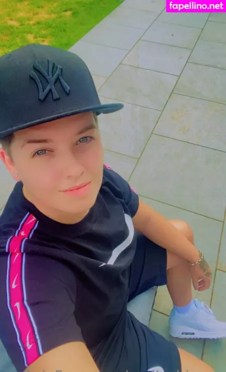 Reallesbiansx OnlyFans Thumbnail #FbfU9Sz4Ax