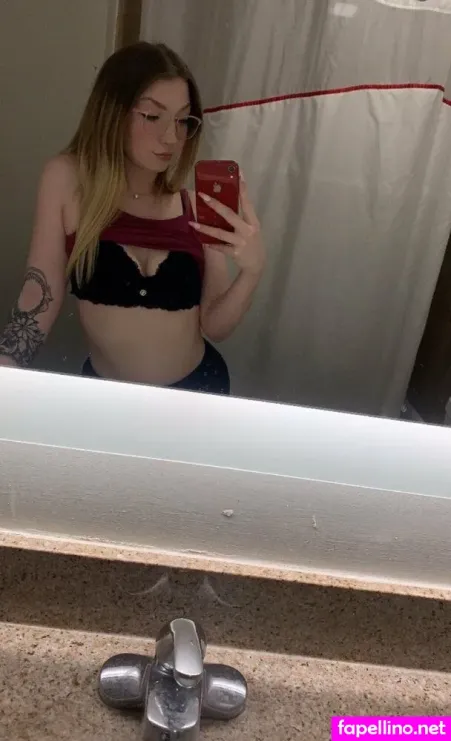 Reallyyrenee OnlyFans Thumbnail #unFbi1Moao