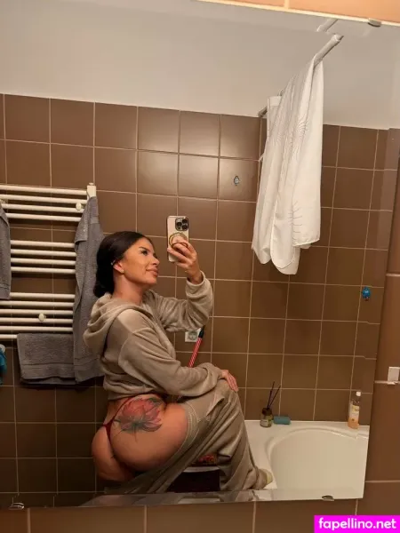 Realmariaa OnlyFans Thumbnail #OMrRZfeqp8