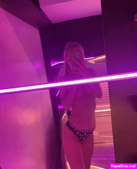 Realmiagold OnlyFans Thumbnail #1davbEyM6w