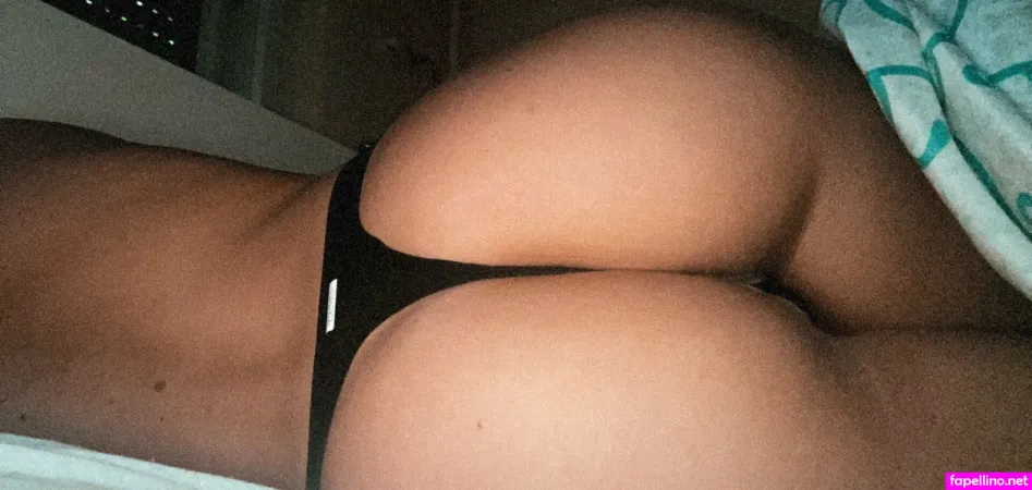 Realmiagold OnlyFans Thumbnail #KZv0MfYjxR