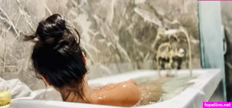 Realmiahills OnlyFans Thumbnail #C83nWOqntj