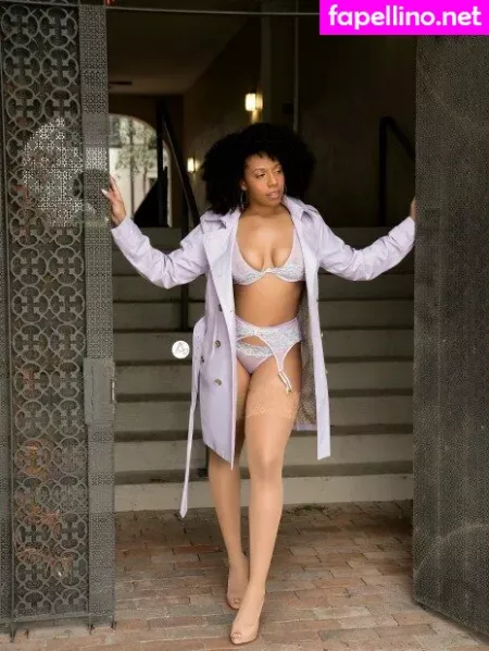 Realtexascurves OnlyFans Thumbnail #2IVvmBdm7a
