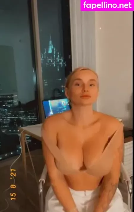 Realzoieburgher OnlyFans Thumbnail #SzPTGUJG13