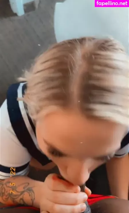 Realzoieburgher OnlyFans Thumbnail #ZOKhqd7KN2