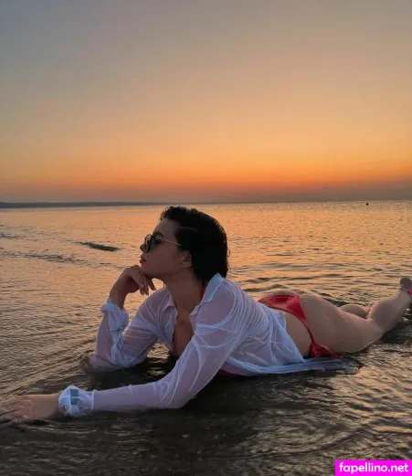 Rebbe N OnlyFans Thumbnail #UB3YgqIM4Q