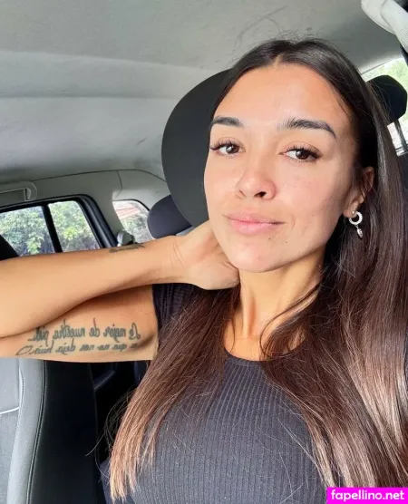 Rebecalou OnlyFans Thumbnail #MbDDQRjXXd