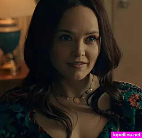 Rebecca Breeds OnlyFans Thumbnail #1g6nnmxbRj