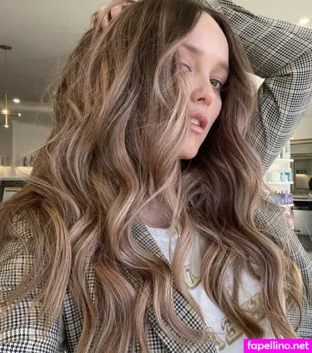 Rebecca Breeds OnlyFans Thumbnail #uI6Nui6AuU