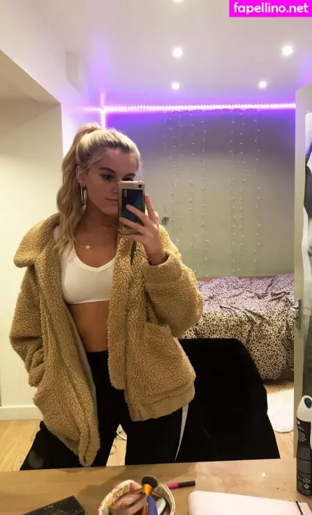 Rebecca Catherine Smith OnlyFans Thumbnail #VVgY5zfirj