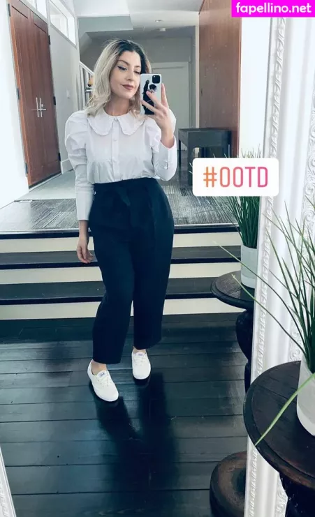 Rebecca Ford OnlyFans Thumbnail #4IH2R4pvL9