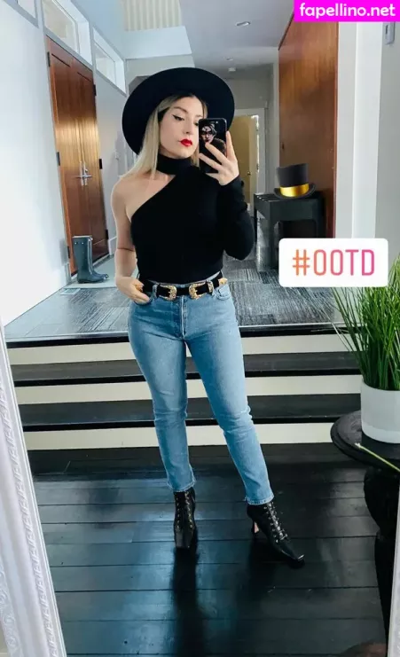 Rebecca Ford OnlyFans Thumbnail #RtfhGq3dUP