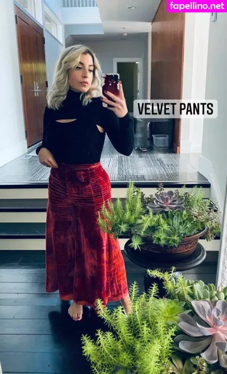 Rebecca Ford OnlyFans Thumbnail #VB9xvpTS64