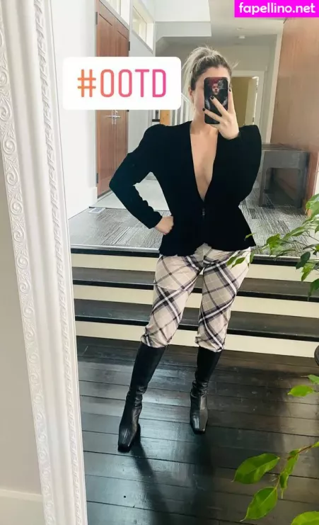 Rebecca Ford OnlyFans Thumbnail #lm387dfPU8