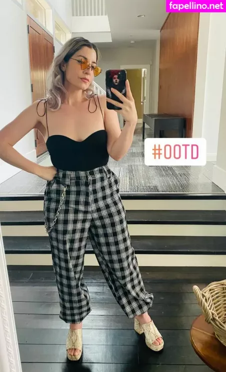 Rebecca Ford OnlyFans Thumbnail #sKjhMuan7C