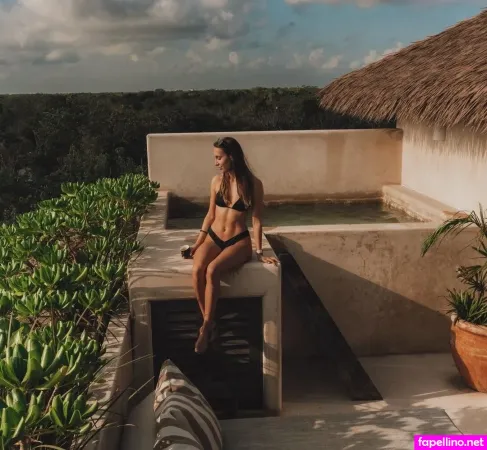 Rebecca Looschelders OnlyFans Thumbnail #JtYnbnSPpj