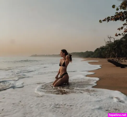 Rebecca Looschelders OnlyFans Thumbnail #hkXCoNSavy