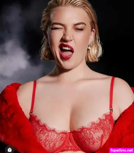 Rebecca Lucy Taylor OnlyFans Thumbnail #EEZAcWkiwF