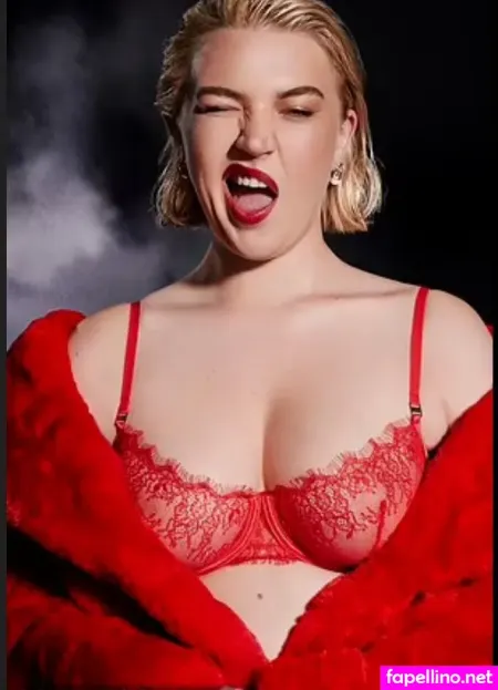 Rebecca Lucy Taylor OnlyFans Thumbnail #HQU9izO5Wh