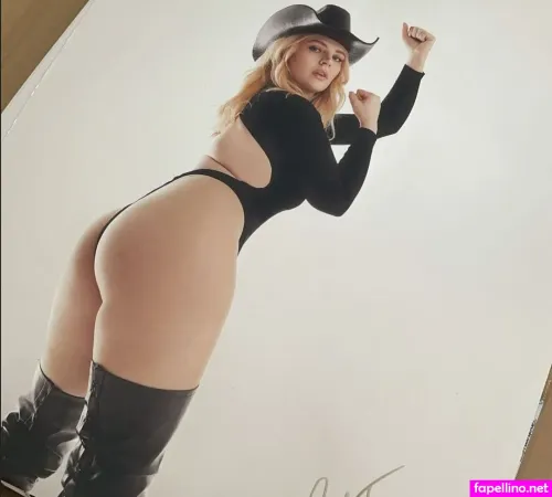 Rebecca Lucy Taylor OnlyFans Thumbnail #YWaFMdUFSJ