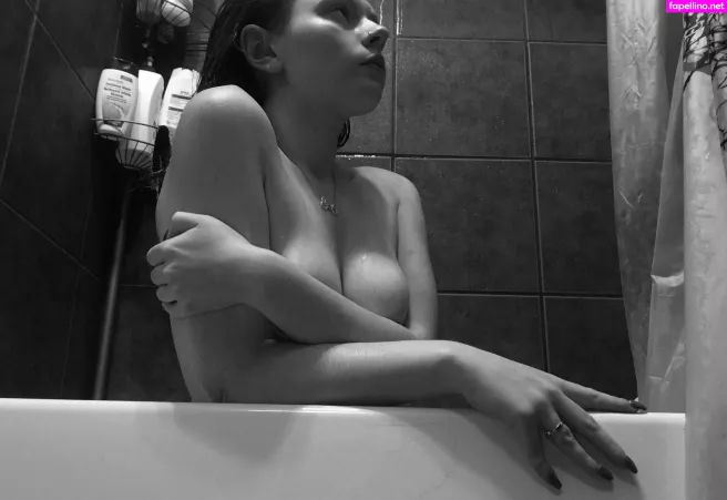 Rebecca M97 OnlyFans Thumbnail #t5RPDnSqpa