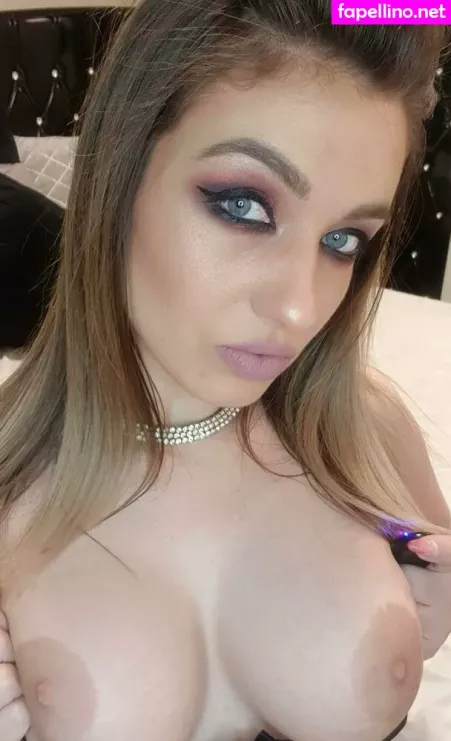 Rebecca White OnlyFans Thumbnail #disb6b9ERC