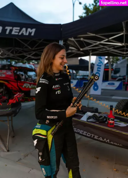 Rebeccabusi33 OnlyFans Thumbnail #KqmXHYIZ3w