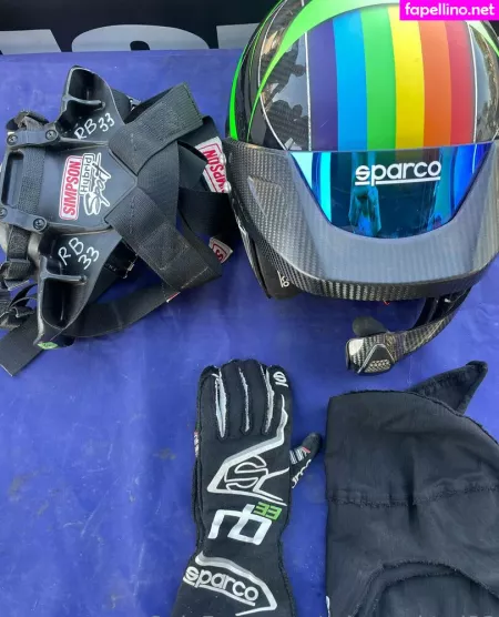 Rebeccabusi33 OnlyFans Thumbnail #u7tbego3Sg