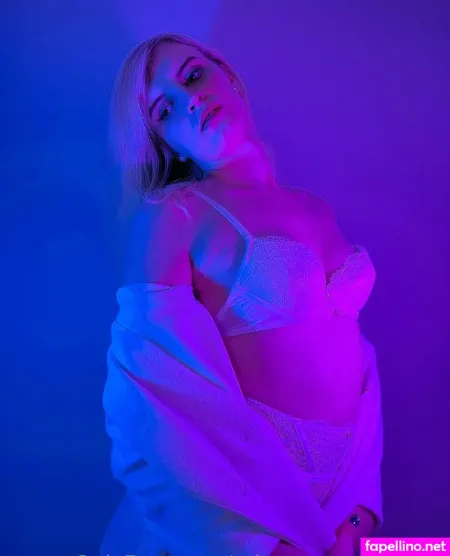 Rebeccamarkelvfree OnlyFans Thumbnail #XvcYYAhWke