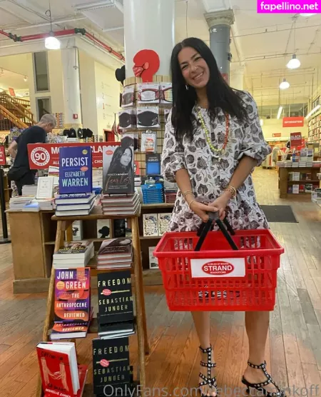 Rebeccaminkoff OnlyFans Thumbnail #sHa6fbDPkE