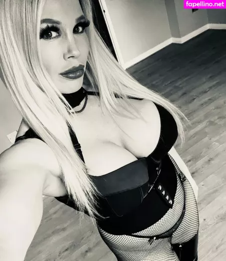 Rebeccamorefree OnlyFans Thumbnail #2aSGwISKKw
