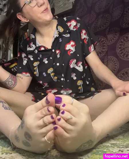 Red Lilly Sole OnlyFans Thumbnail #MuFY9057bT