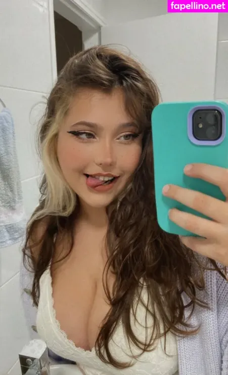 Red Mariana OnlyFans Thumbnail #7EamYBzczX