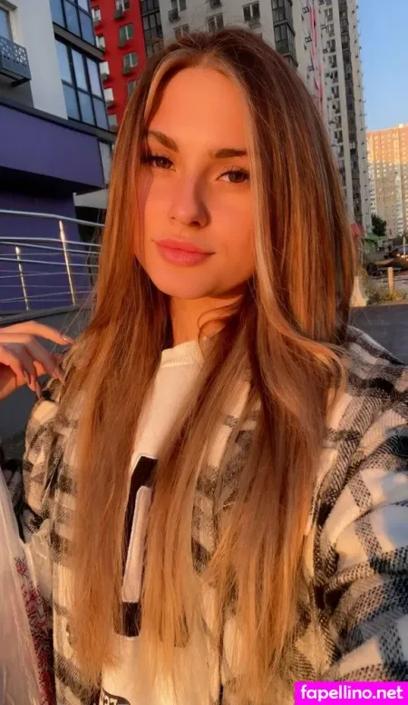 Red Mila OnlyFans Thumbnail #MHAEEgRwZ7